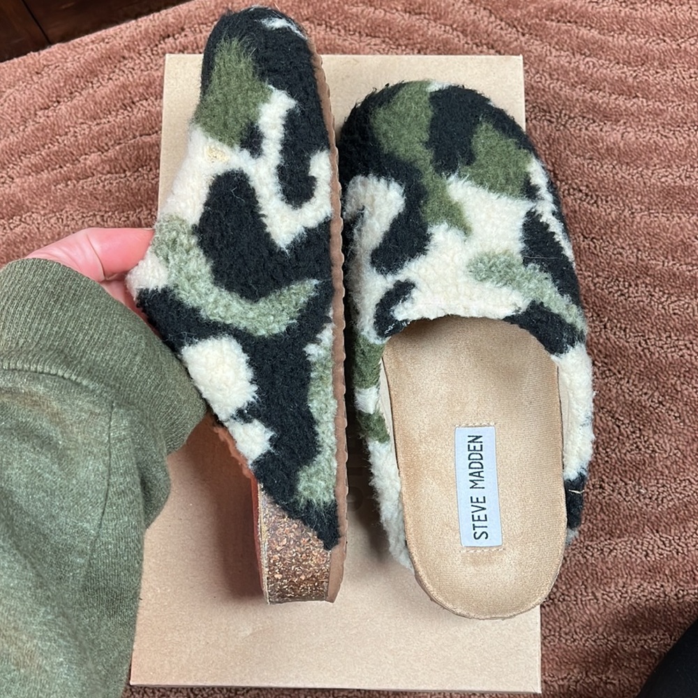 Steve Madden VESA Shoes